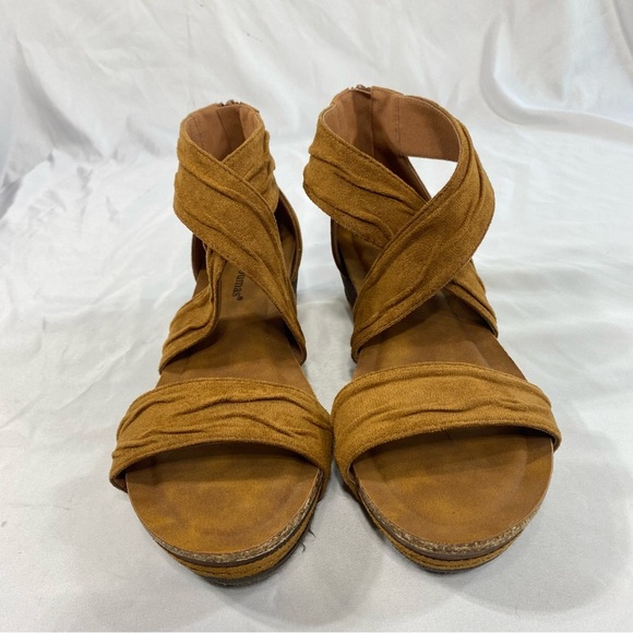 Pierre Dumas Women’s Faux Suede Wedge Criss Cross Strap Sandal - Picture 2 of 8